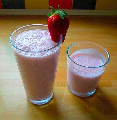 Easy Strawberry Smoothie Easy Strawberry Smoothie