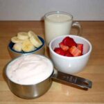 ingredients-strawberry-banana-smoothie