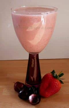 Strawberry and Cherry Smoothie Strawberry and Cherry Smoothie